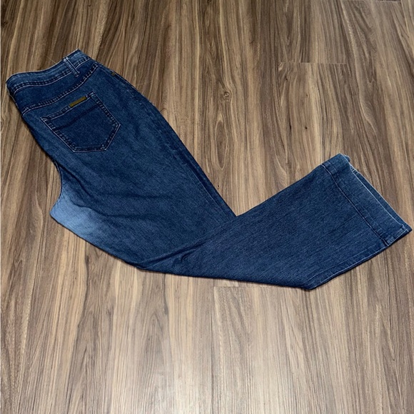 DENIM AVERAGE ASHLEY STEWART BOOTCUT JEANS - Picture 2 of 5